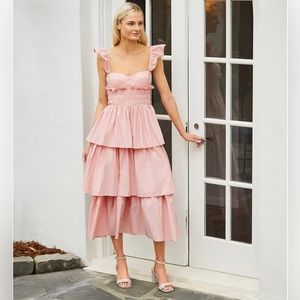 AntonioMelani
Leila Sweetheart Neck Sleeveless Taffeta Smocked Tiered Midi Dress